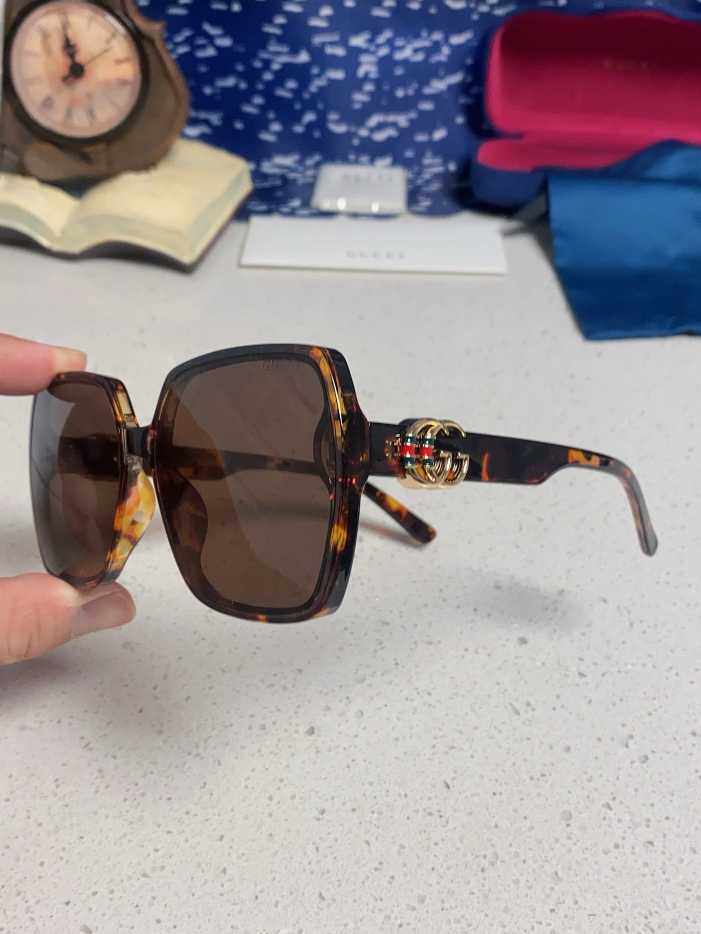 Gucci Fashion Black Lens Sunglasses for Women - detail image 6