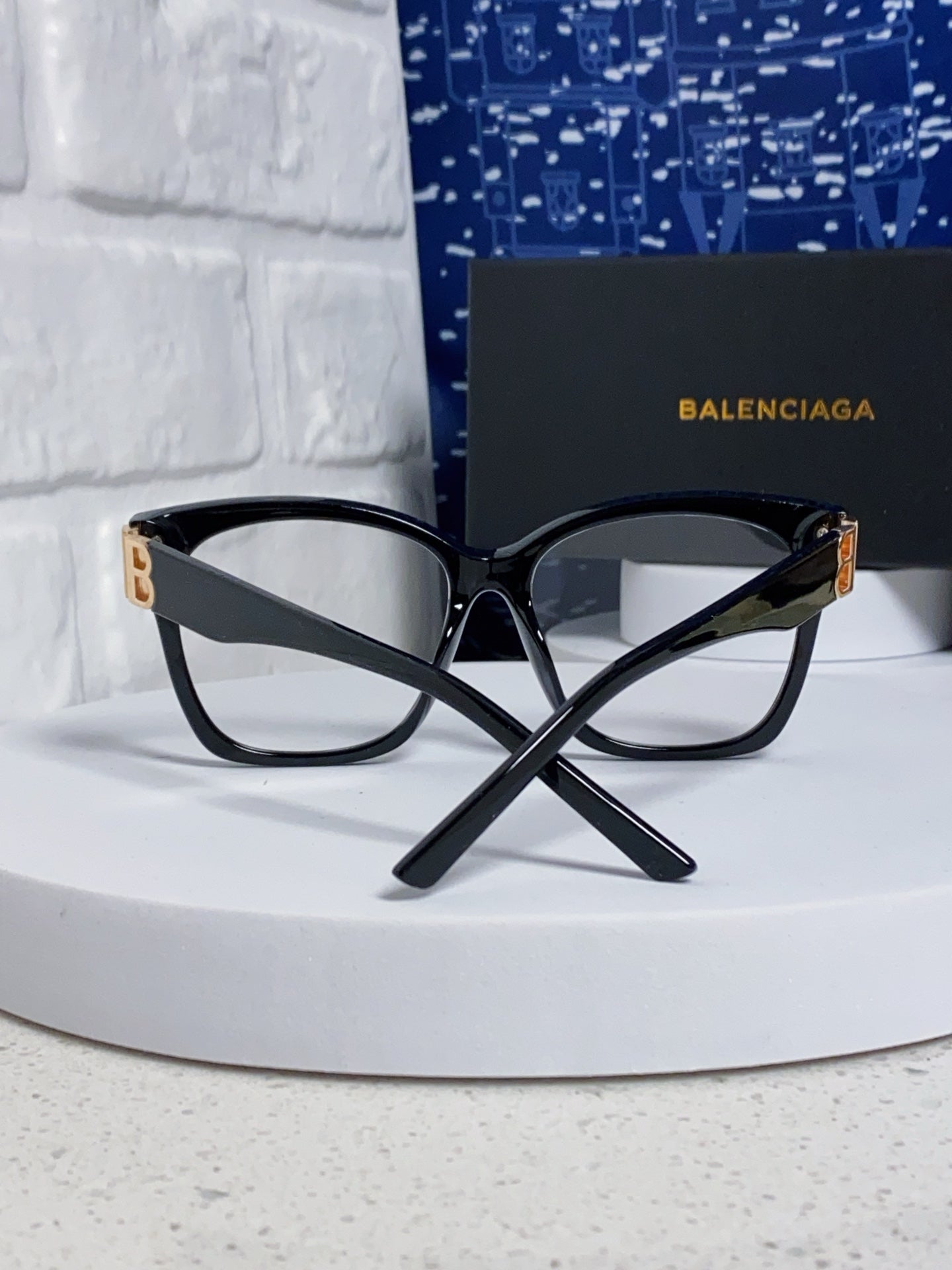 Balenciaga BB0102SA Fashion Silver Lens Sunglasses for Men & Women - 358657 - detail image 3