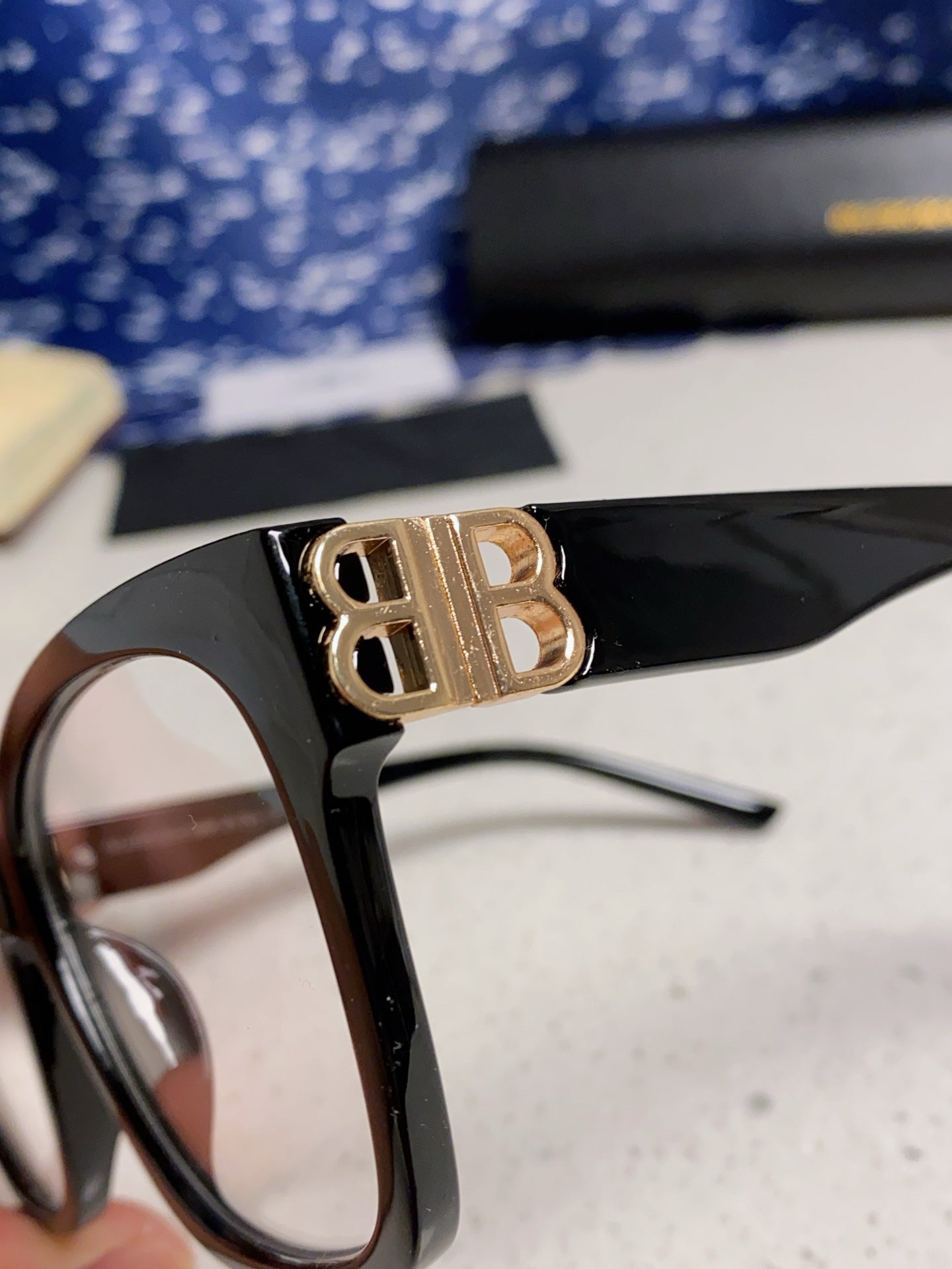 Balenciaga BB0102SA Fashion Silver Lens Sunglasses for Men & Women - 358657 - detail image 7