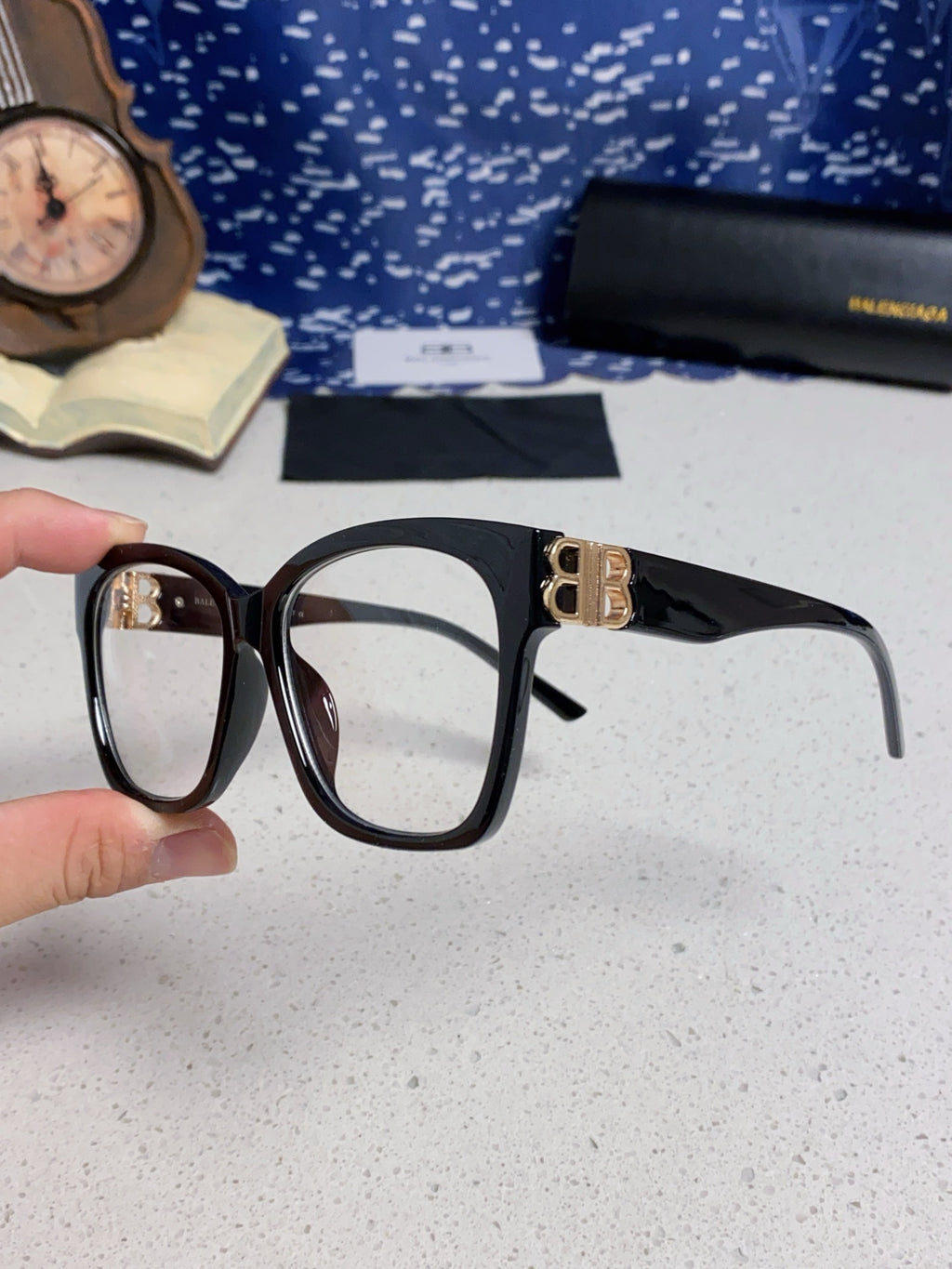 Balenciaga BB0102SA Fashion Silver Lens Sunglasses for Men & Women - 358657 - detail image 6