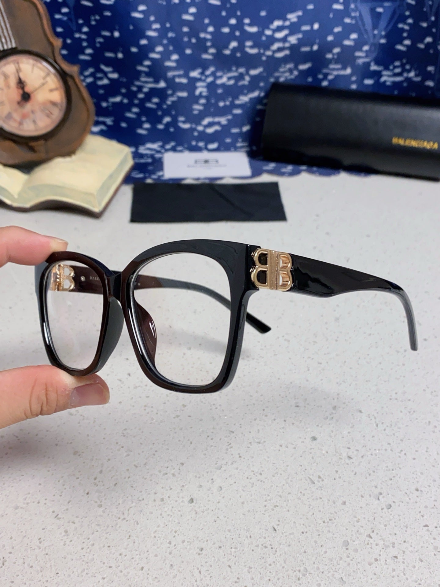 Balenciaga BB0102SA Fashion Silver Lens Sunglasses for Men & Women - 358657 - detail image 6
