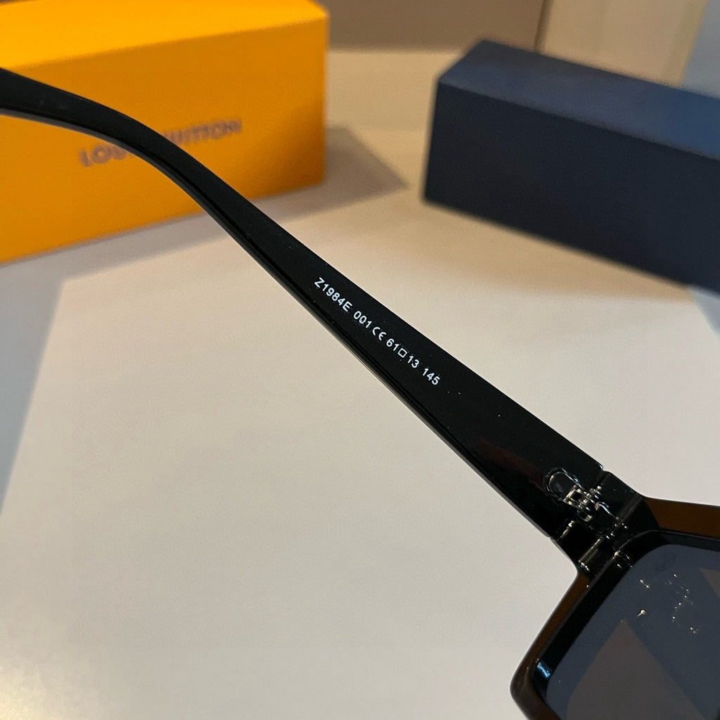 Louis Vuitton Z1502W Fashion Black Lens Sunglasses for Men & Women - 448675 - detail image 10