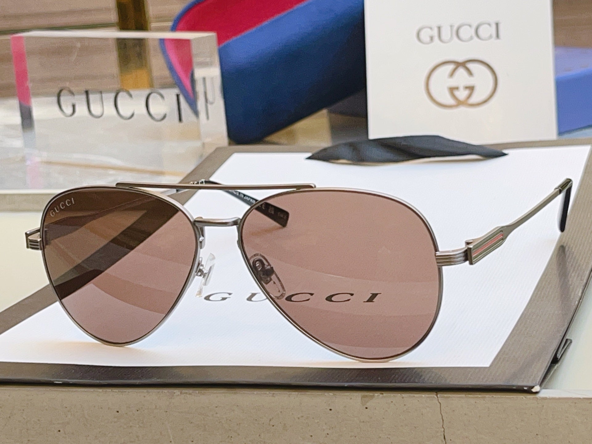 Gucci GG1874S Fashion Gray Lens Sunglasses for Men & Women - detail image 4