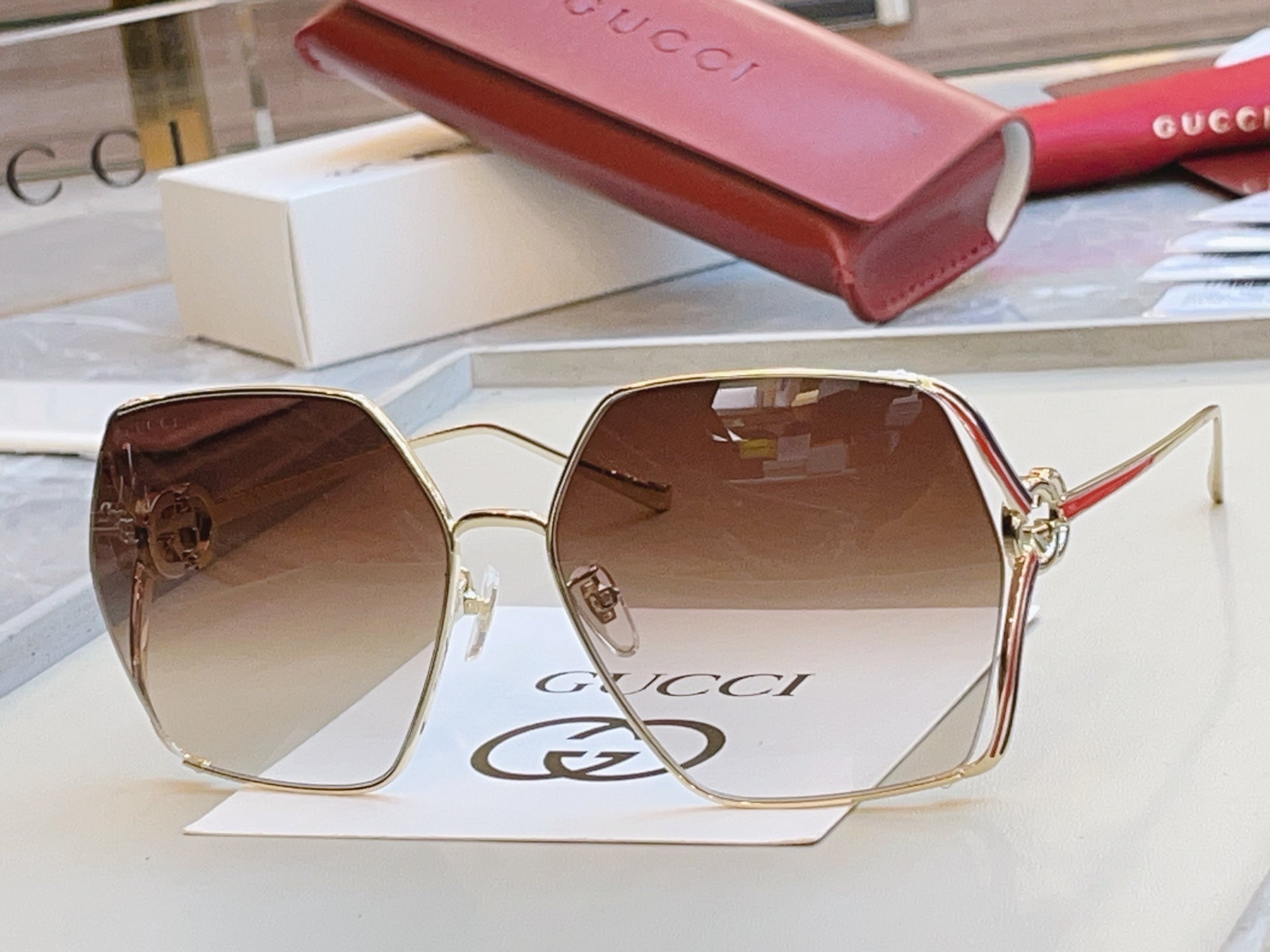 Gucci GG1322SA Fashion Pink Lens Sunglasses for Men & Women - detail image 2