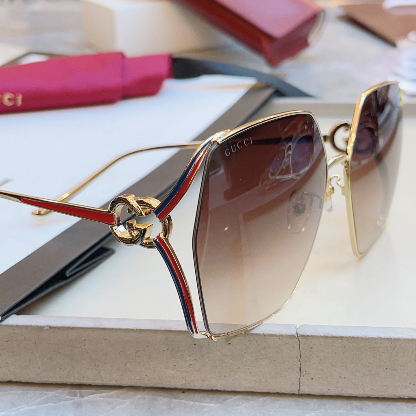 Gucci GG1322SA Fashion Pink Lens Sunglasses for Men & Women - detail image 6