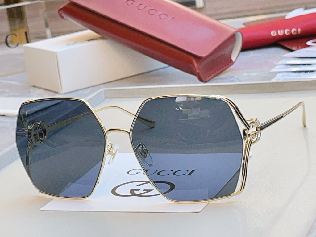Gucci GG1322SA Fashion Pink Lens Sunglasses for Men & Women - detail image 3