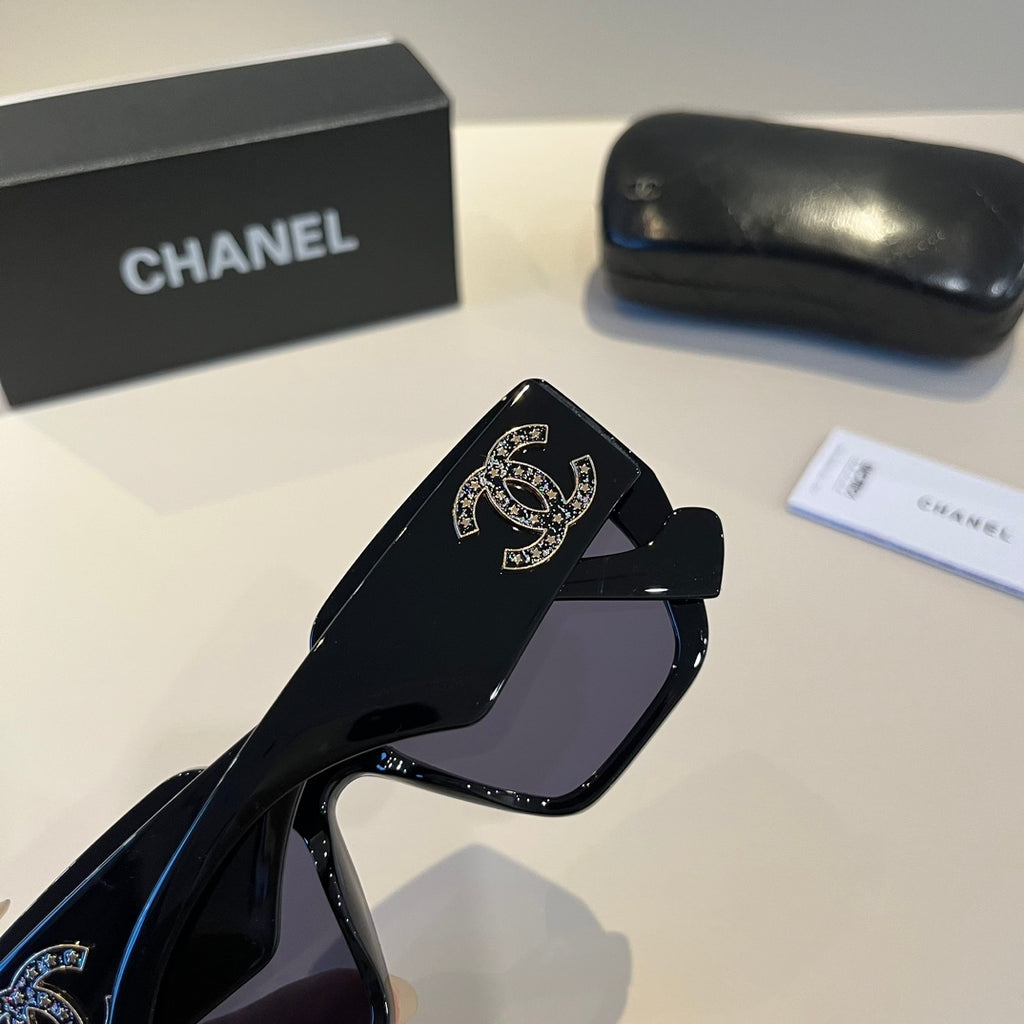Chanel Fashion Black Lens Sunglasses for Men & Women - 493549 - detail image 8