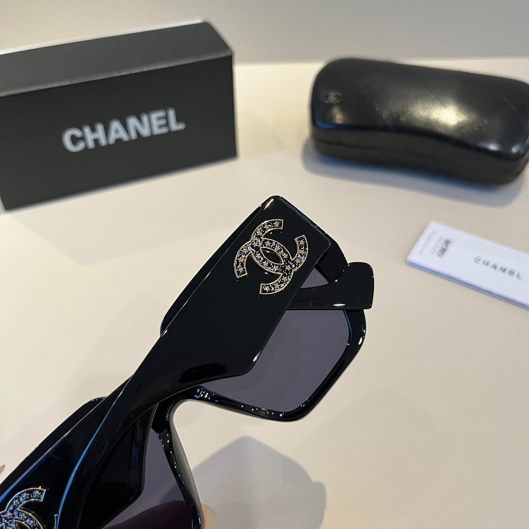 Chanel Fashion Black Lens Sunglasses for Men & Women - 493549 - detail image 8