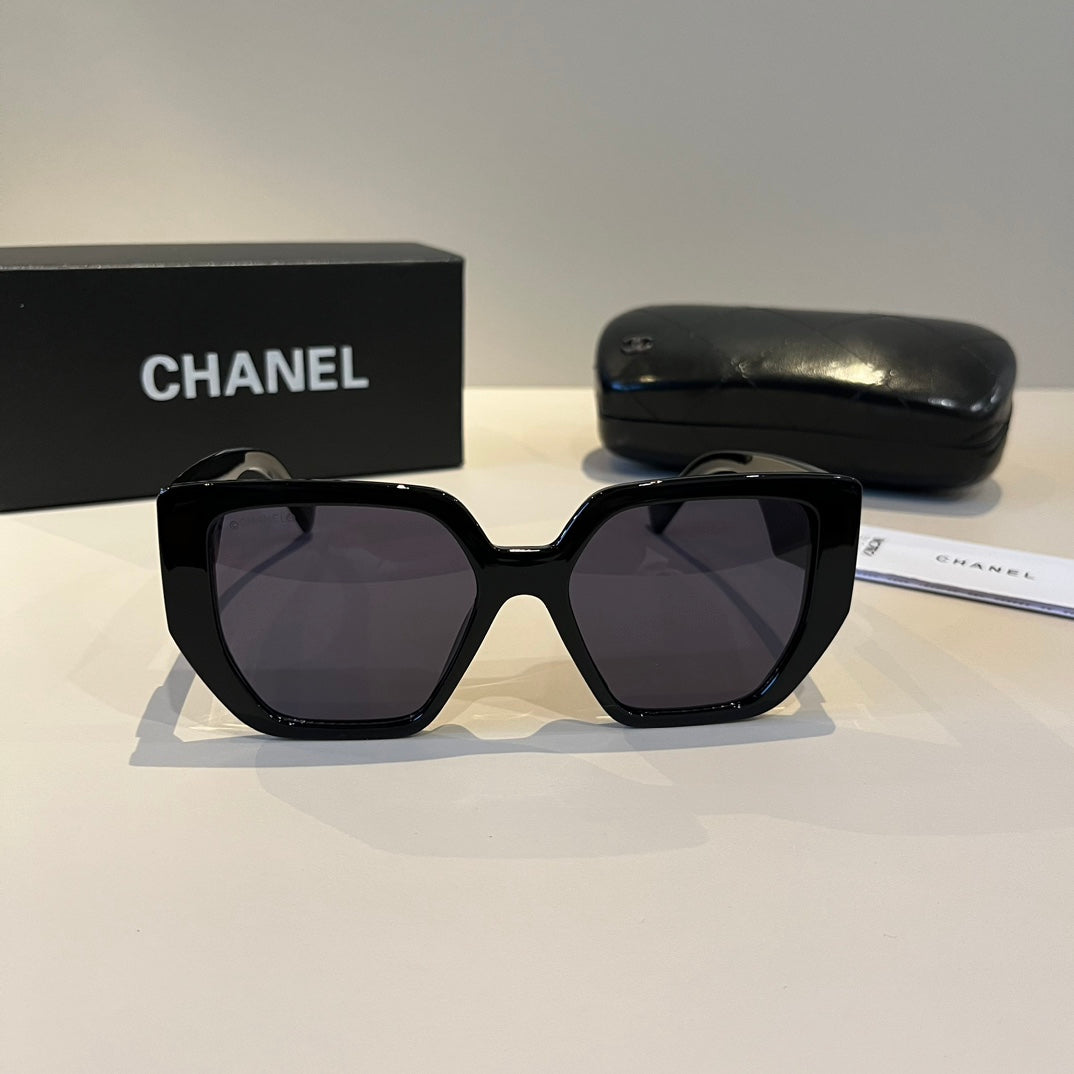 Chanel Fashion Black Lens Sunglasses for Men & Women - 493549 - detail image 2