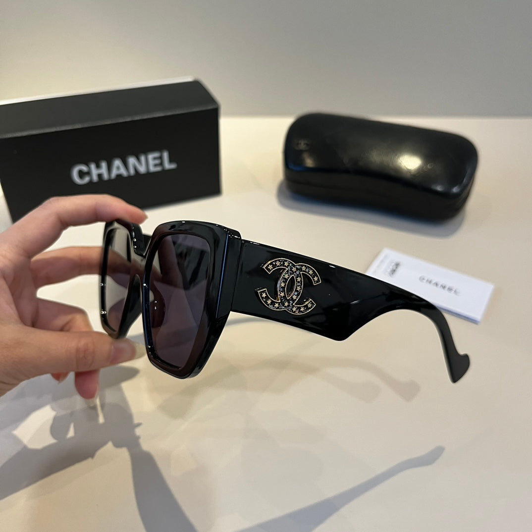 Chanel Fashion Black Lens Sunglasses for Men & Women - 449016 - detail image 4