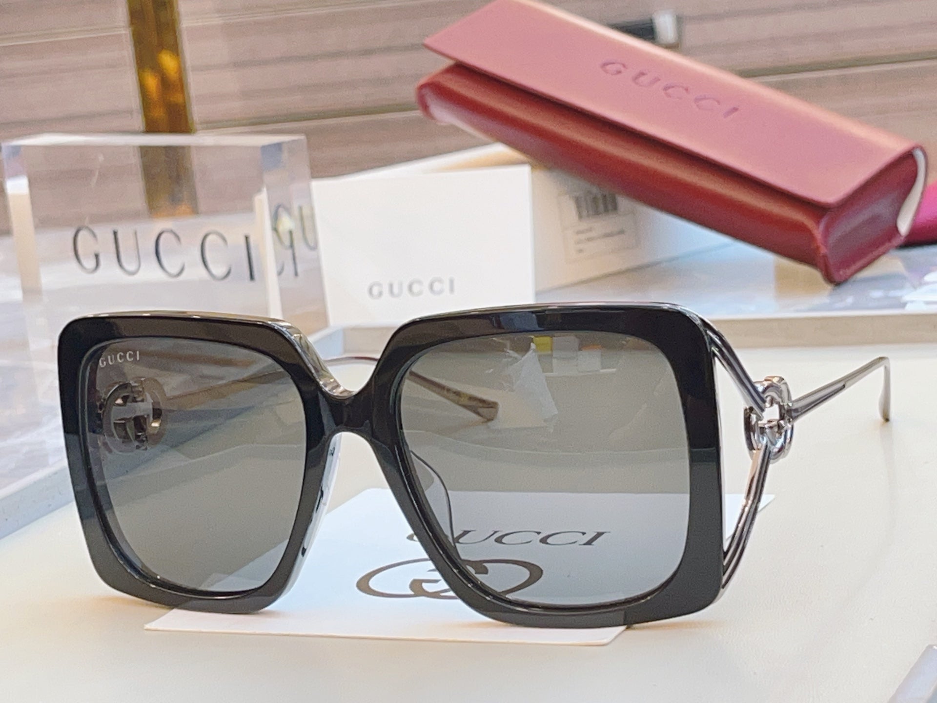 Gucci GG1324SA Fashion Pink Lens Sunglasses for Men & Women - detail image 6