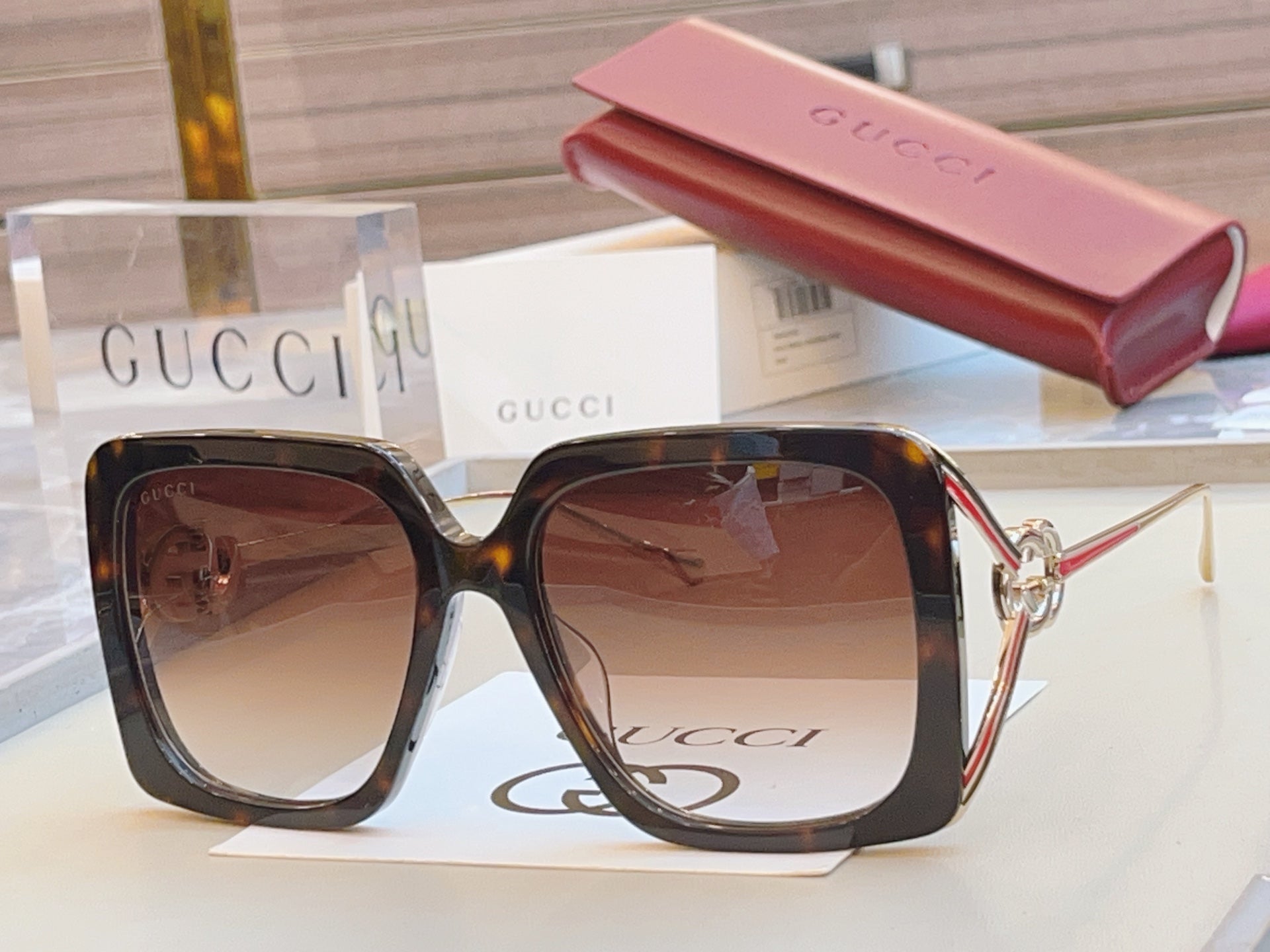 Gucci GG1324SA Fashion Pink Lens Sunglasses for Men & Women - detail image 4