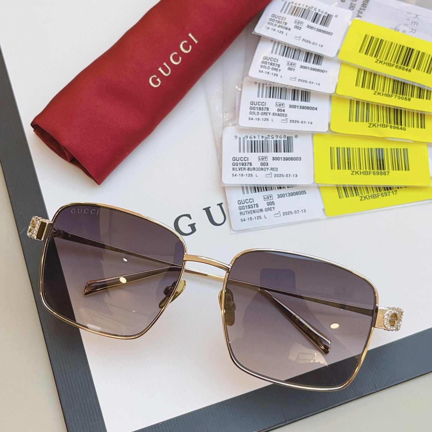Gucci GG1937S Fashion Gray Lens Sunglasses for Men & Women - detail image 2