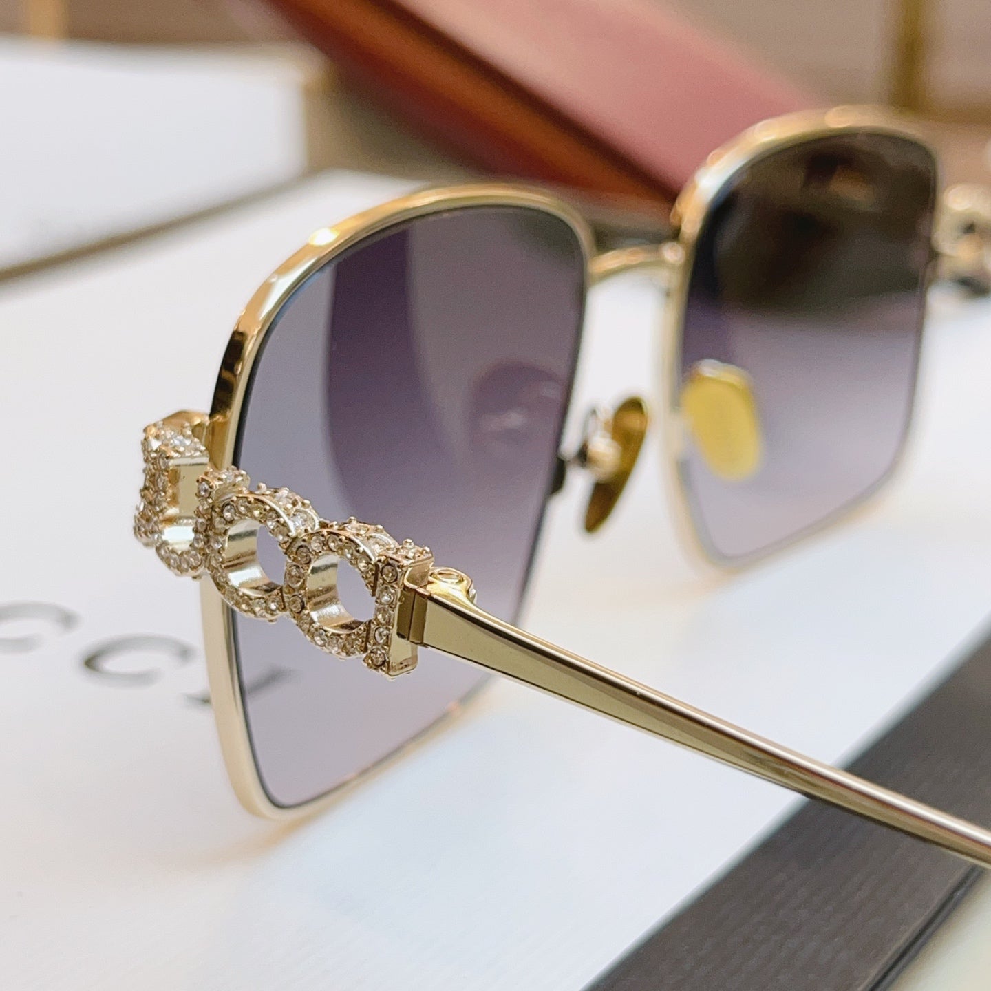 Gucci GG1937S Fashion Brown Lens Sunglasses for Men & Women - detail image 2
