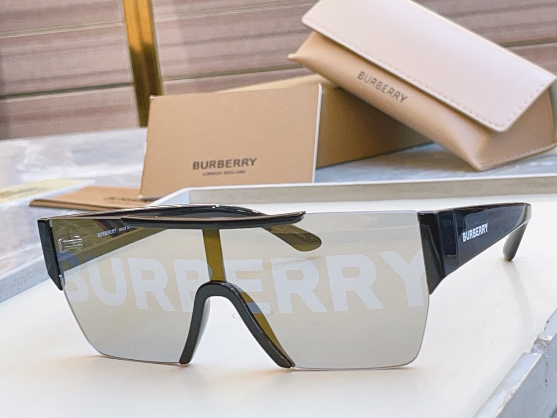 Burberry BE4291 Fashion Gold Lens Sunglasses for Men & Women - detail image 2