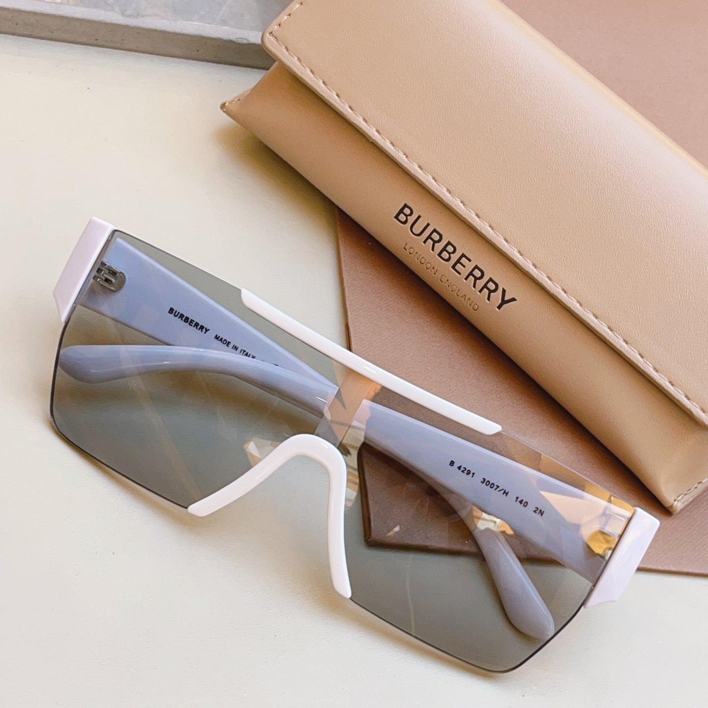 Burberry BE4291 Fashion Gold Lens Sunglasses for Men & Women - 416070 - detail image 3