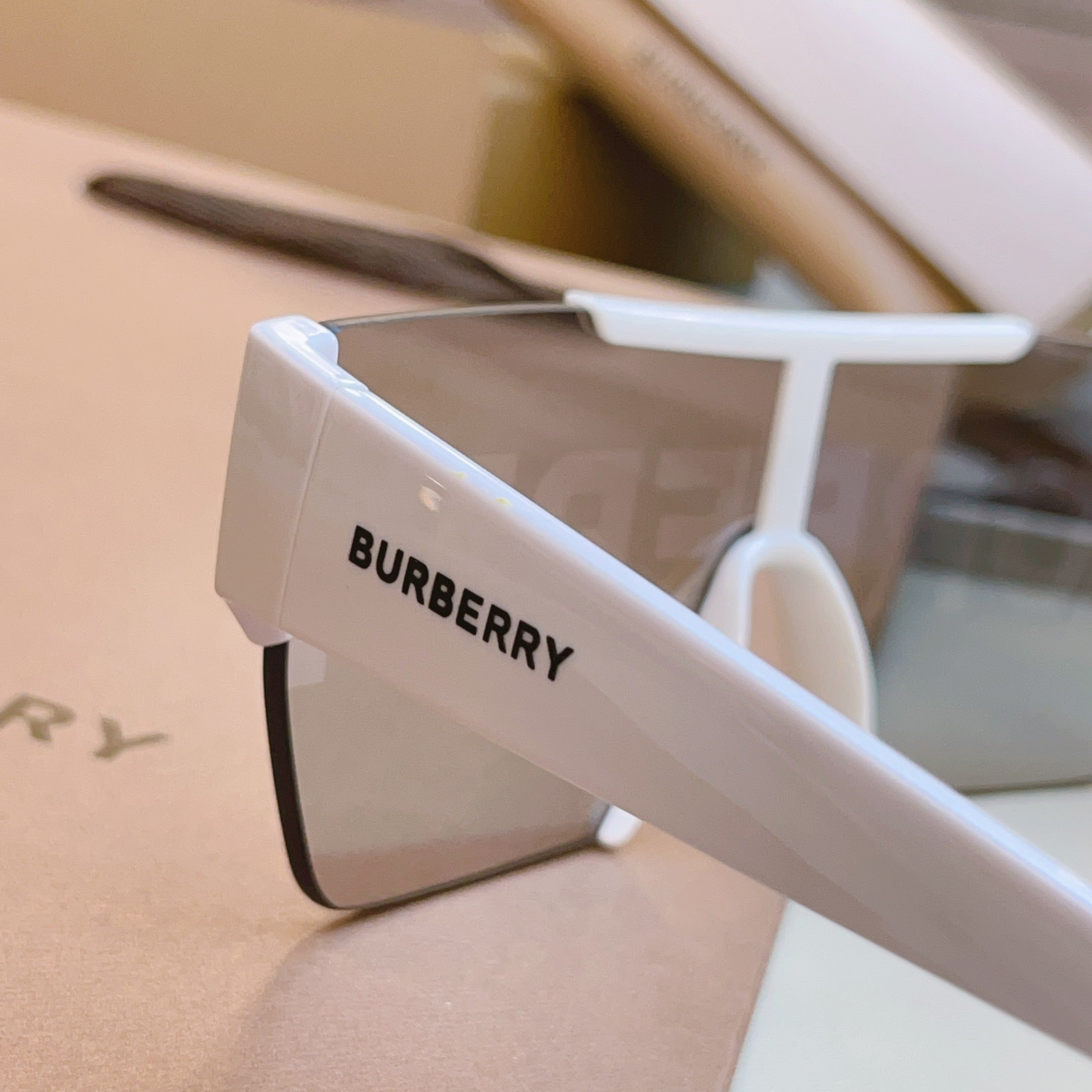 Burberry BE4291 Fashion Gold Lens Sunglasses for Men & Women - 416070 - detail image 5