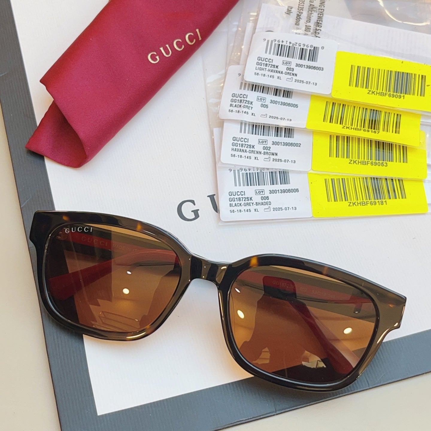 Gucci GG1872S Fashion Black Lens Sunglasses for Men & Women - 431309 - detail image 3