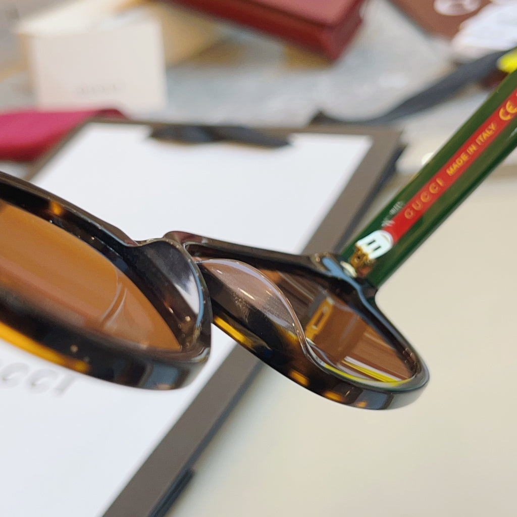 Gucci GG1872S Fashion Gray Lens Sunglasses for Men & Women - detail image 8