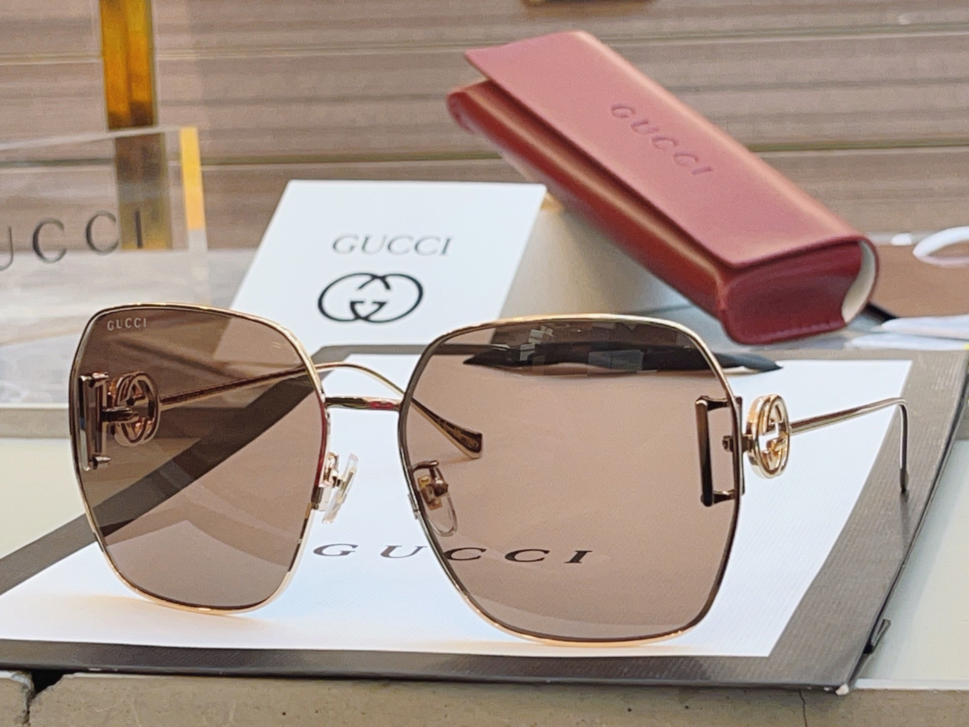 Gucci GG1207SA Fashion Gray Lens Sunglasses for Men & Women - detail image 5