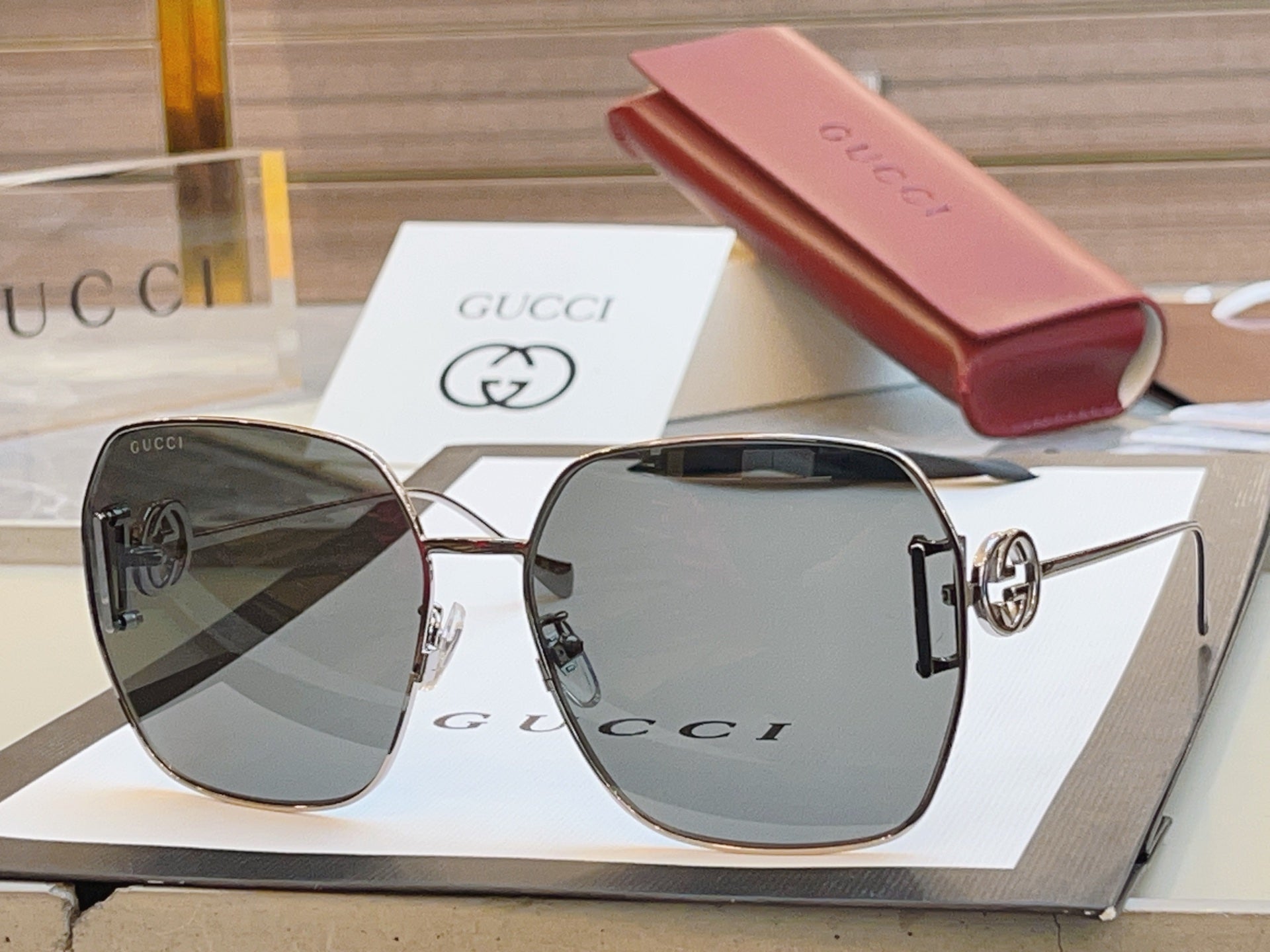 Gucci GG1207SA Fashion Gray Lens Sunglasses for Men & Women - detail image 3