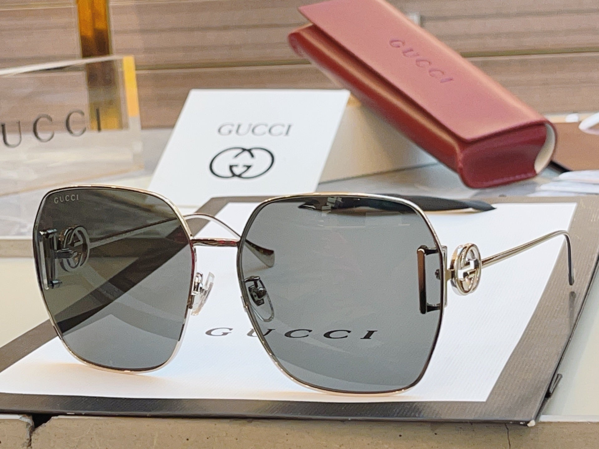 Gucci GG1207SA Fashion Gray Lens Sunglasses for Men & Women - detail image 2