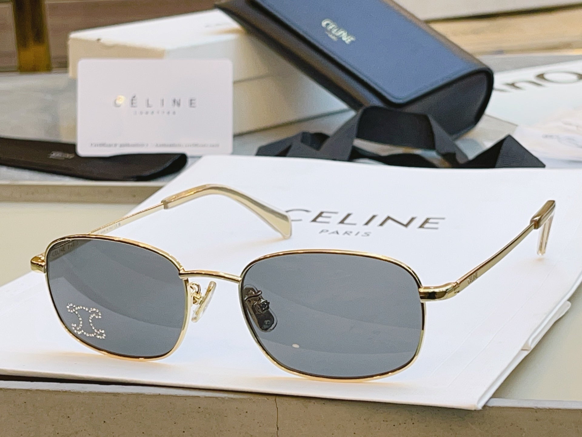 Celine CL40285U Fashion Brown Lens Sunglasses for Men & Women - detail image 2