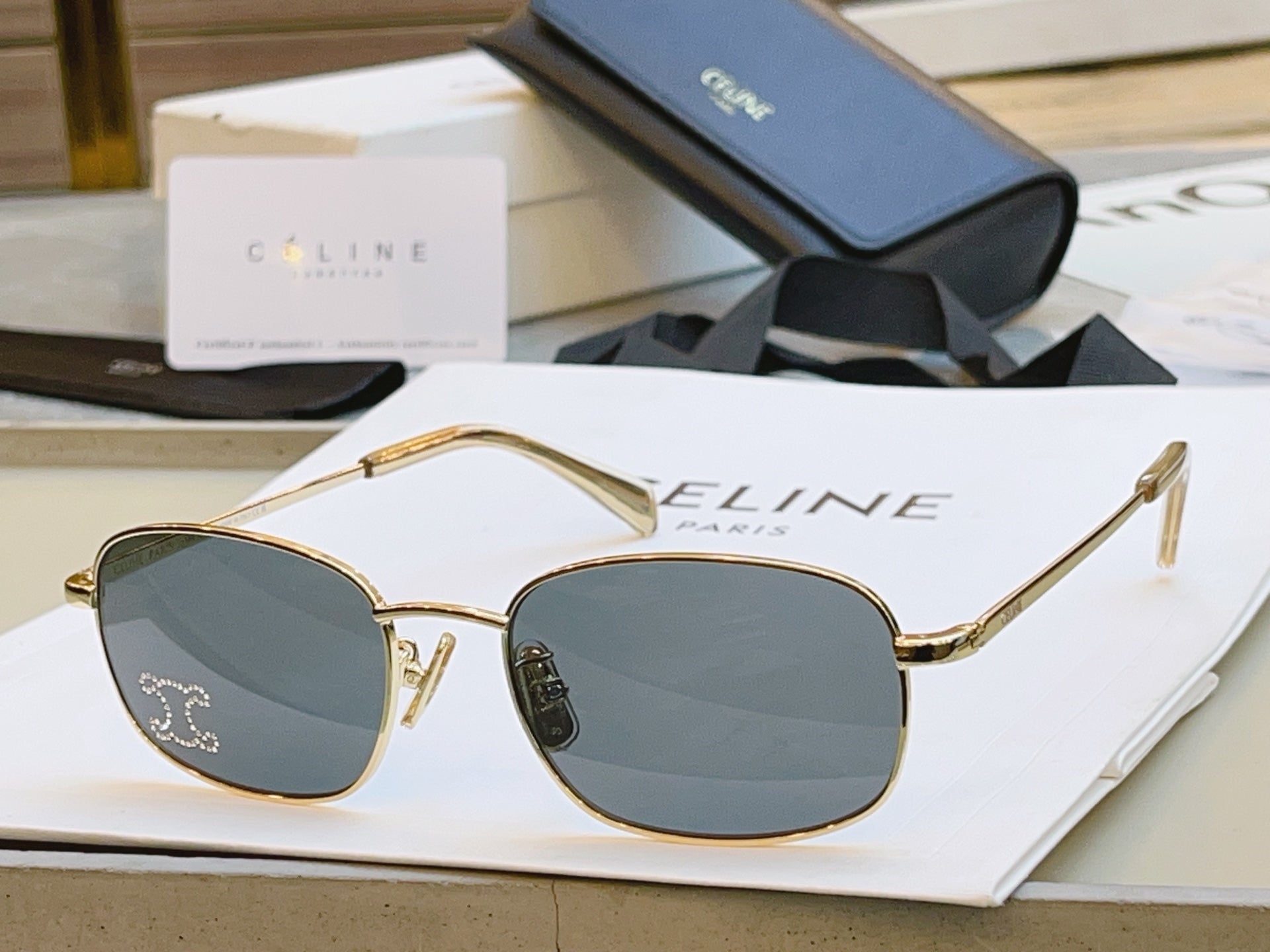 Celine CL40285U Fashion Brown Lens Sunglasses for Men & Women - 415637 - detail image 2
