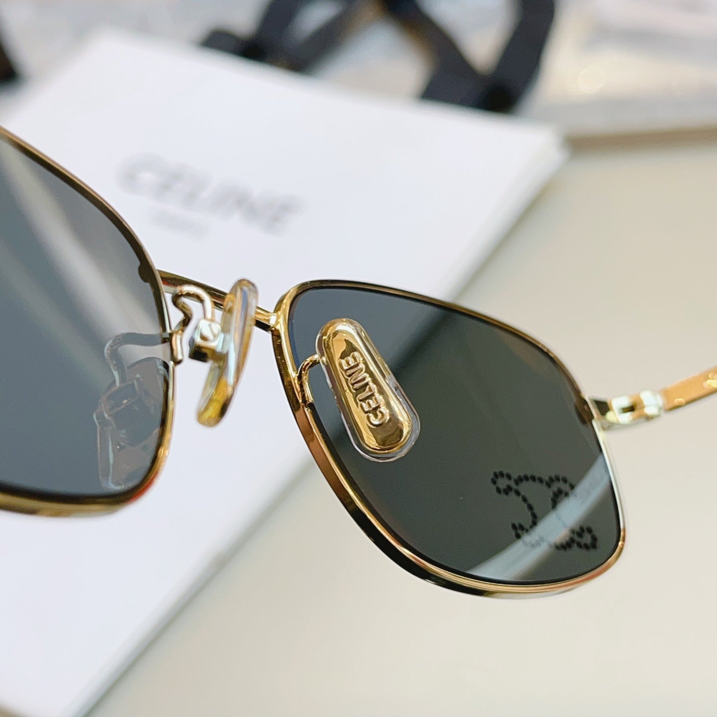 Celine CL40285U Fashion Brown Lens Sunglasses for Men & Women - 415637 - detail image 8