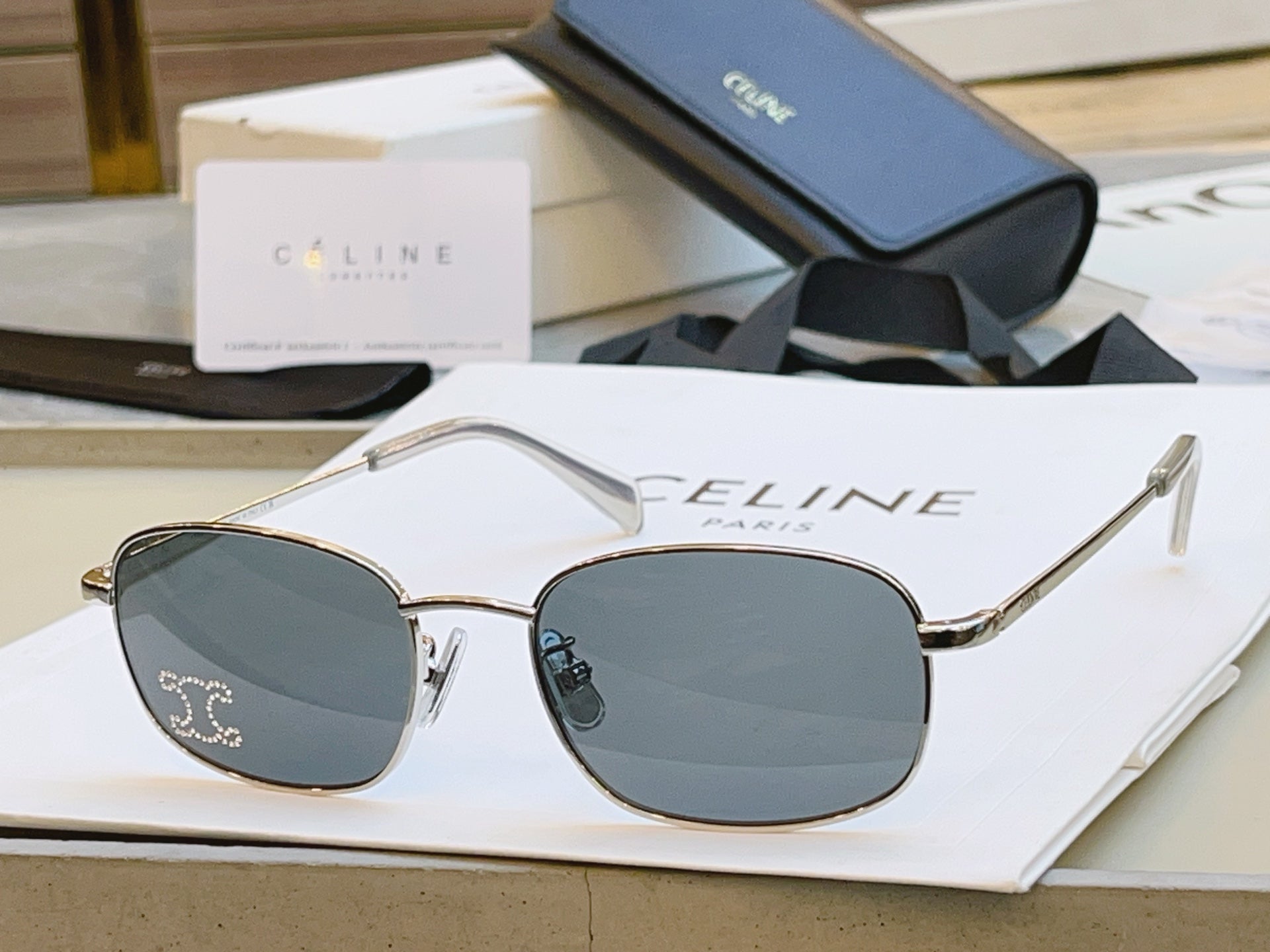 Celine CL40285U Fashion Brown Lens Sunglasses for Men & Women - 415638 - detail image 2