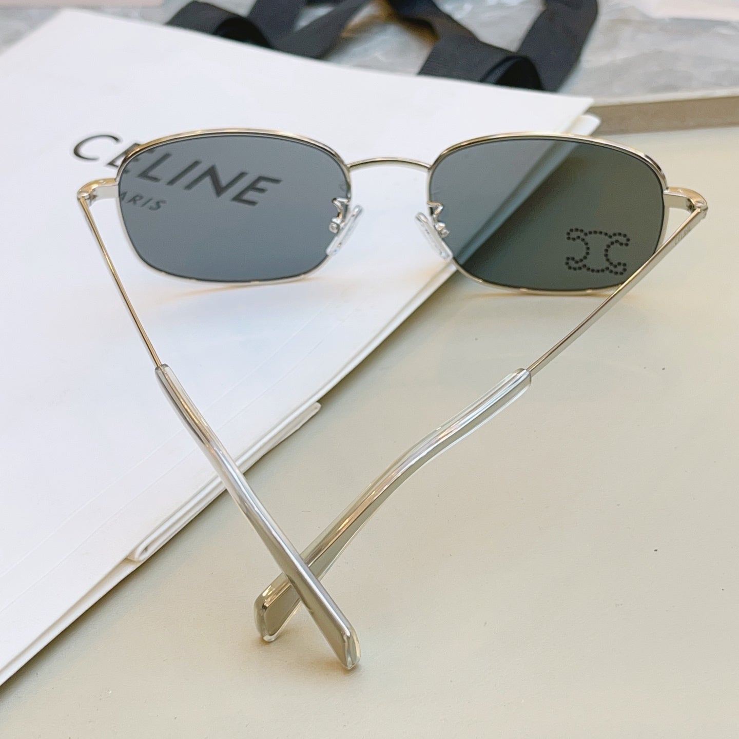 Celine CL40285U Fashion Brown Lens Sunglasses for Men & Women - 415638 - detail image 7