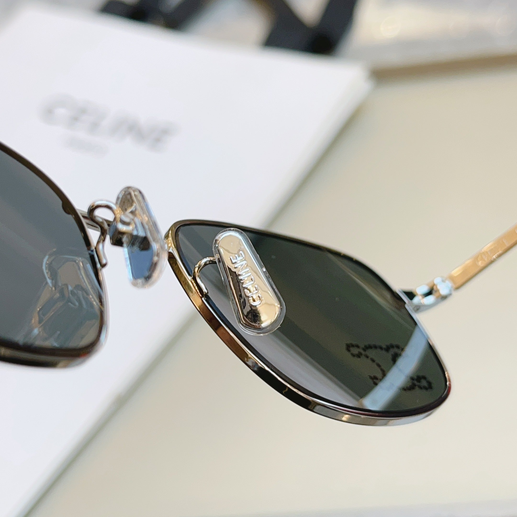 Celine CL40285U Fashion Brown Lens Sunglasses for Men & Women - 415638 - detail image 5
