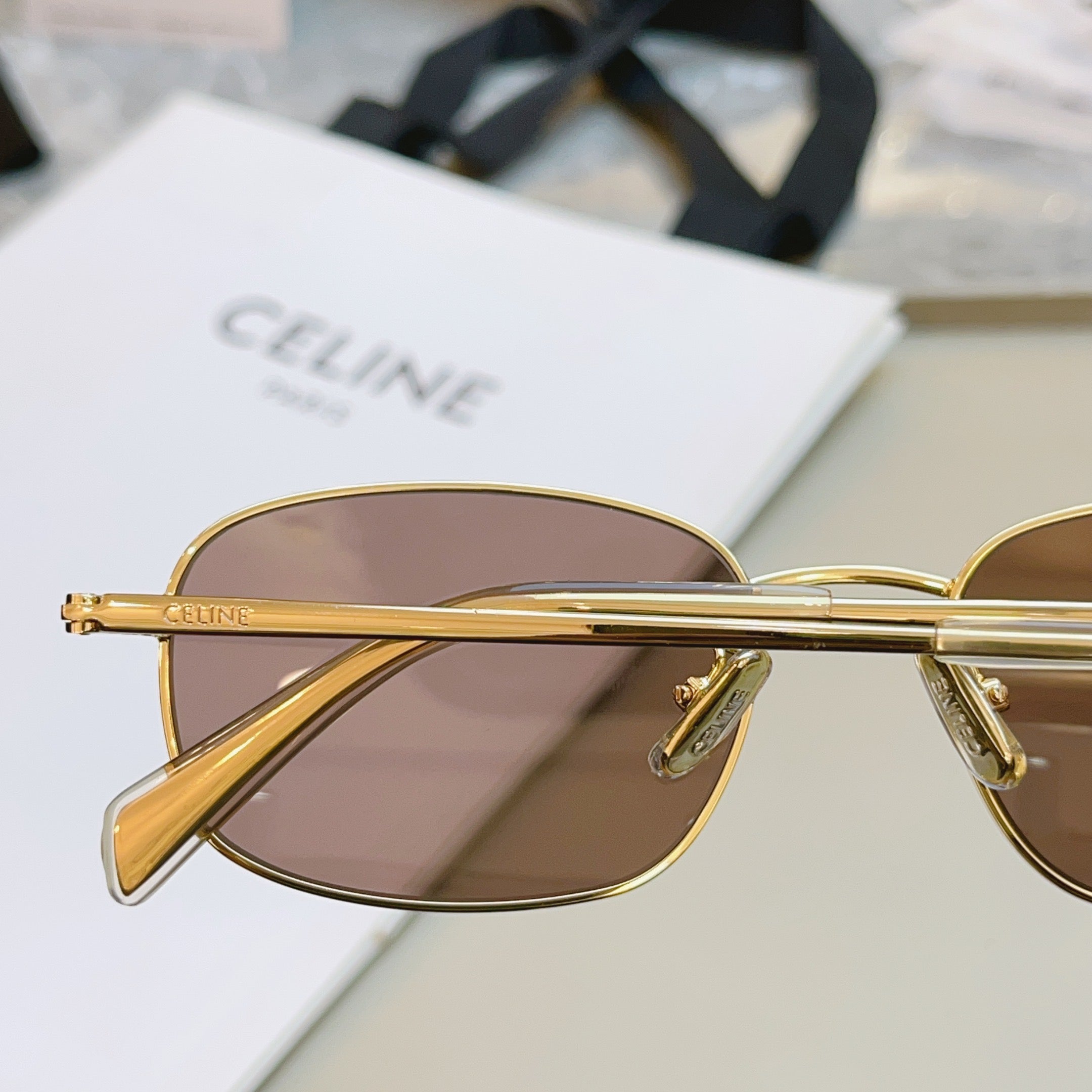 Celine CL40285U Fashion Brown Lens Sunglasses for Men & Women - 415639 - detail image 9