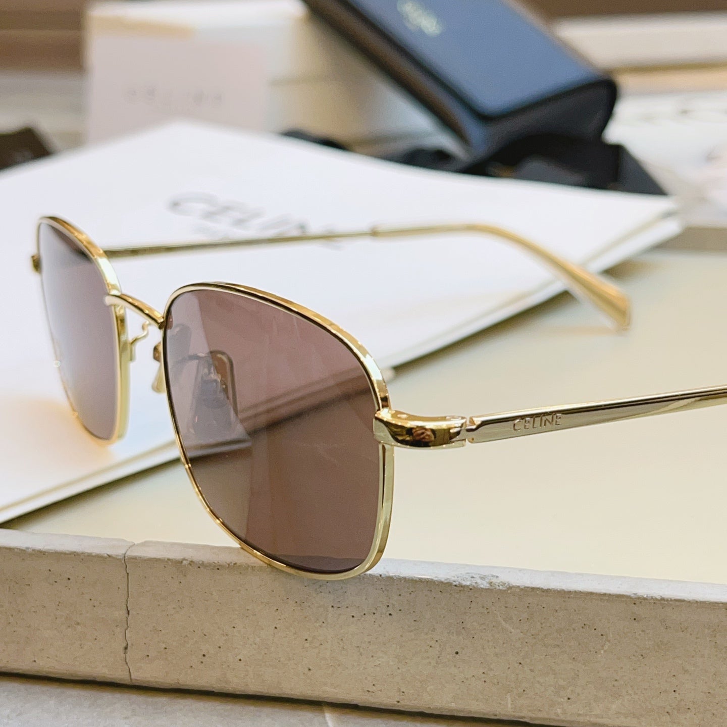 Celine CL40285U Fashion Brown Lens Sunglasses for Men & Women - 415639 - detail image 8