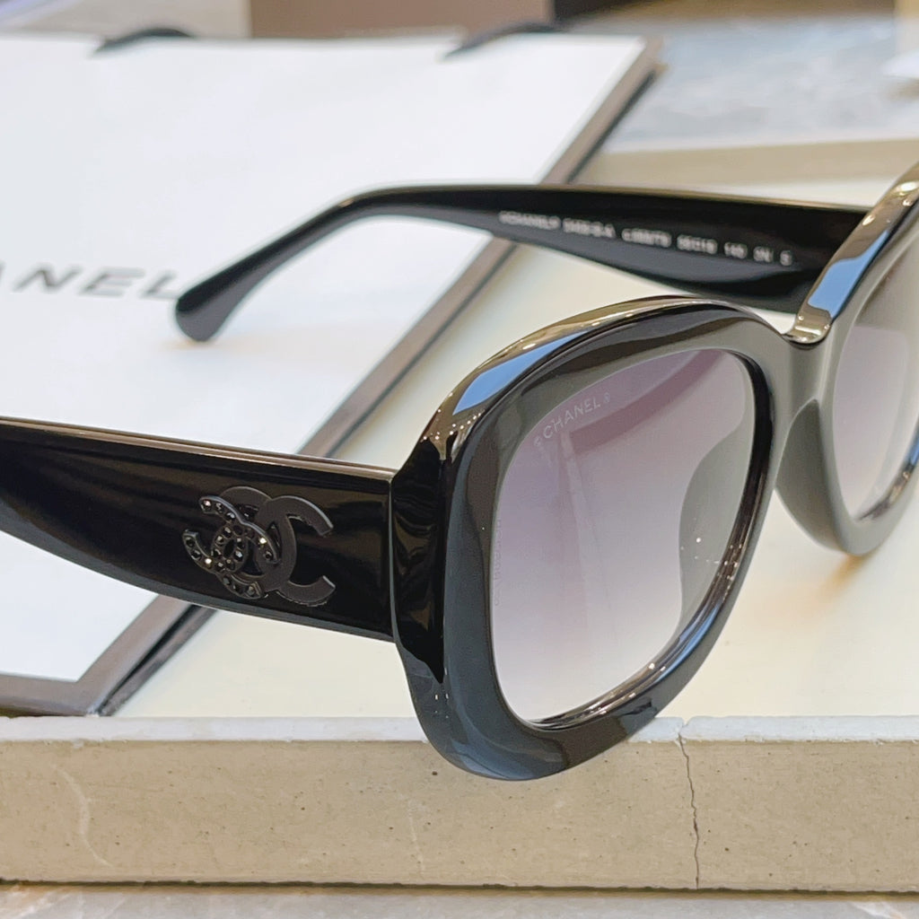 Chanel CH5468-B-A Fashion Silver Lens Sunglasses for Men & Women - detail image 5
