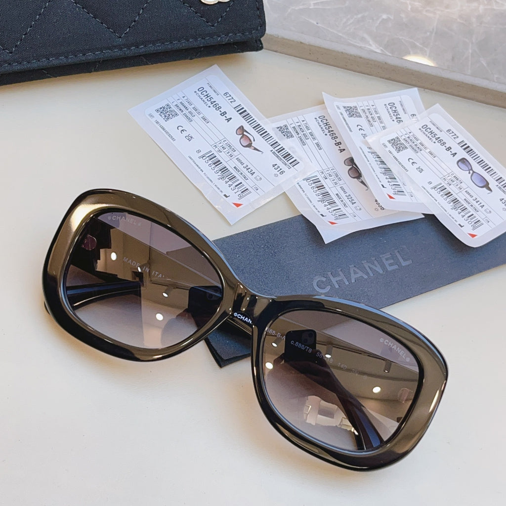 Chanel CH5468-B-A Fashion Silver Lens Sunglasses for Men & Women - detail image 2