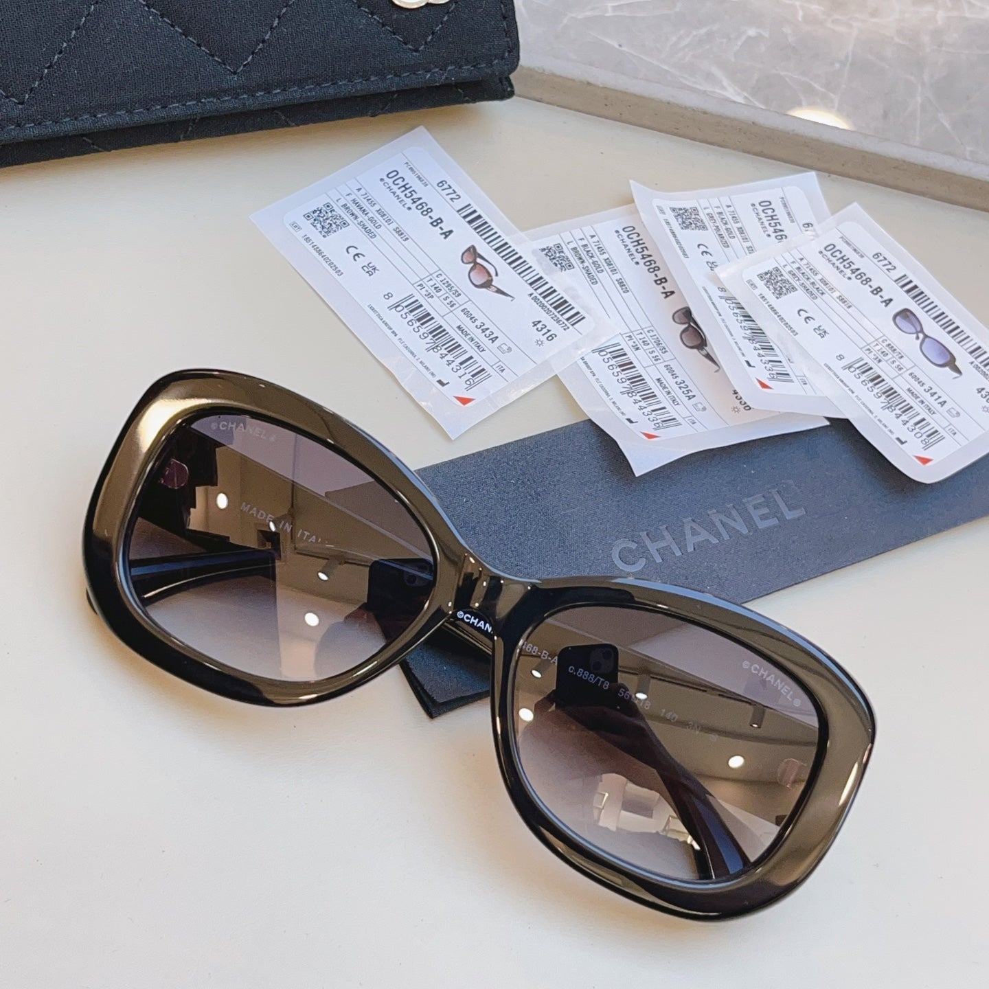 Chanel CH5468-B-A Fashion Silver Lens Sunglasses for Men & Women - detail image 2