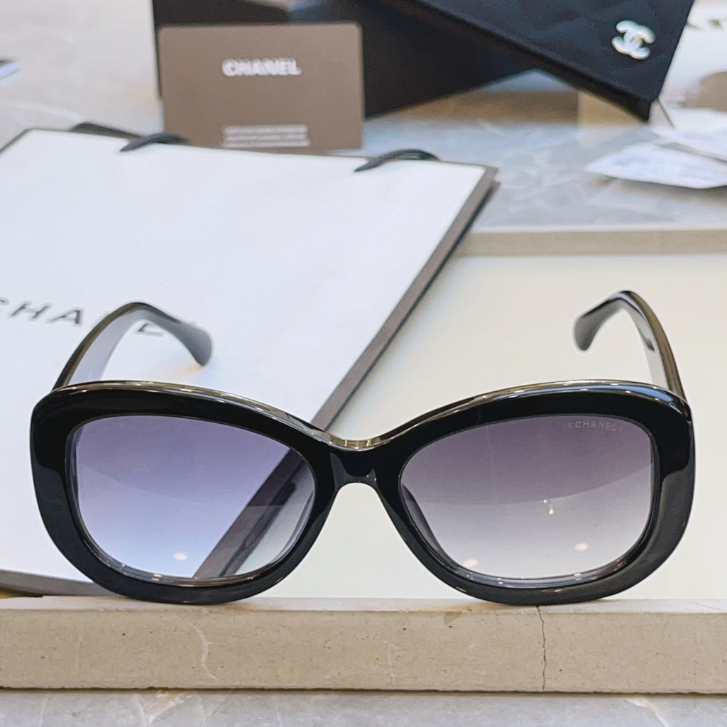 Chanel CH5468-B-A Fashion Silver Lens Sunglasses for Men & Women - detail image 4