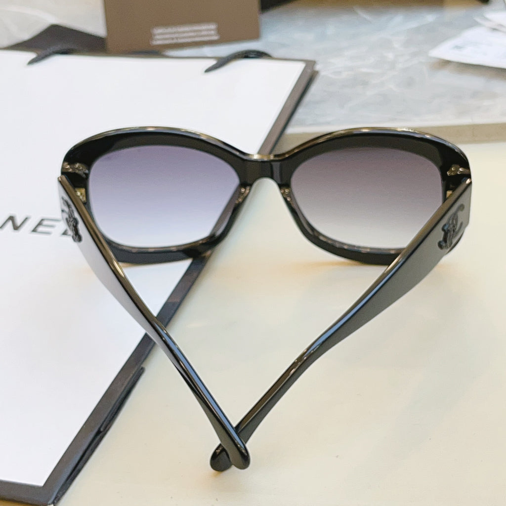 Chanel CH5468-B-A Fashion Silver Lens Sunglasses for Men & Women - detail image 6