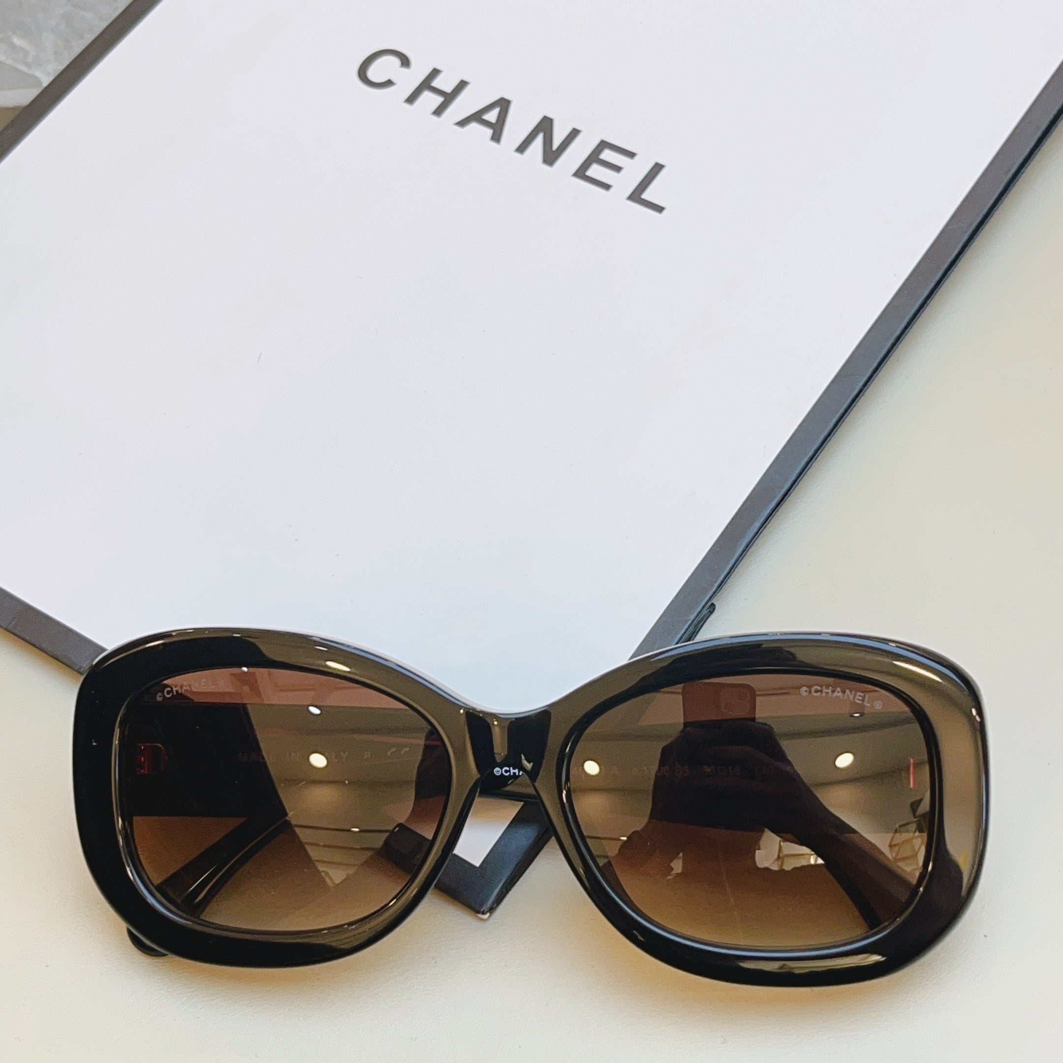 Chanel CH5468-B-A Fashion Black Lens Sunglasses for Men & Women - 493603