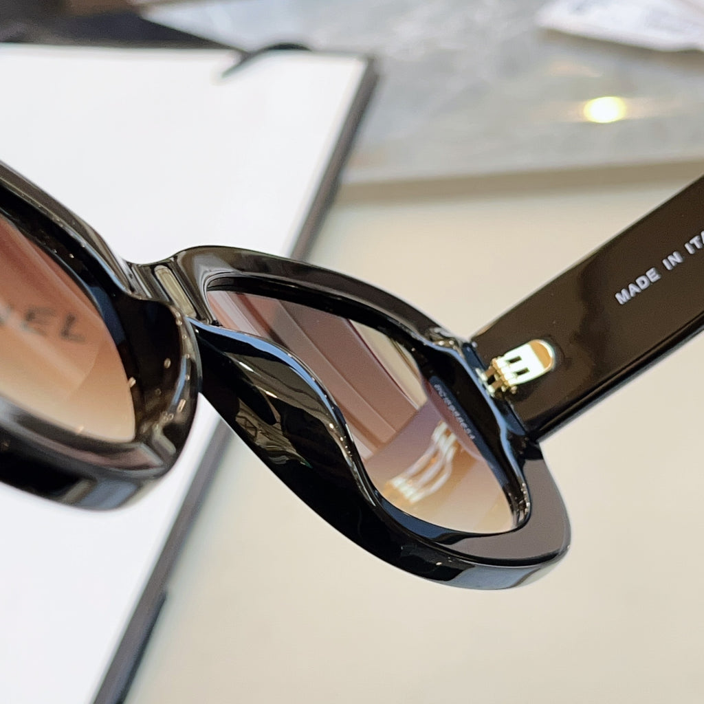 Chanel CH5468-B-A Fashion Black Lens Sunglasses for Men & Women - 493603 - detail image 4