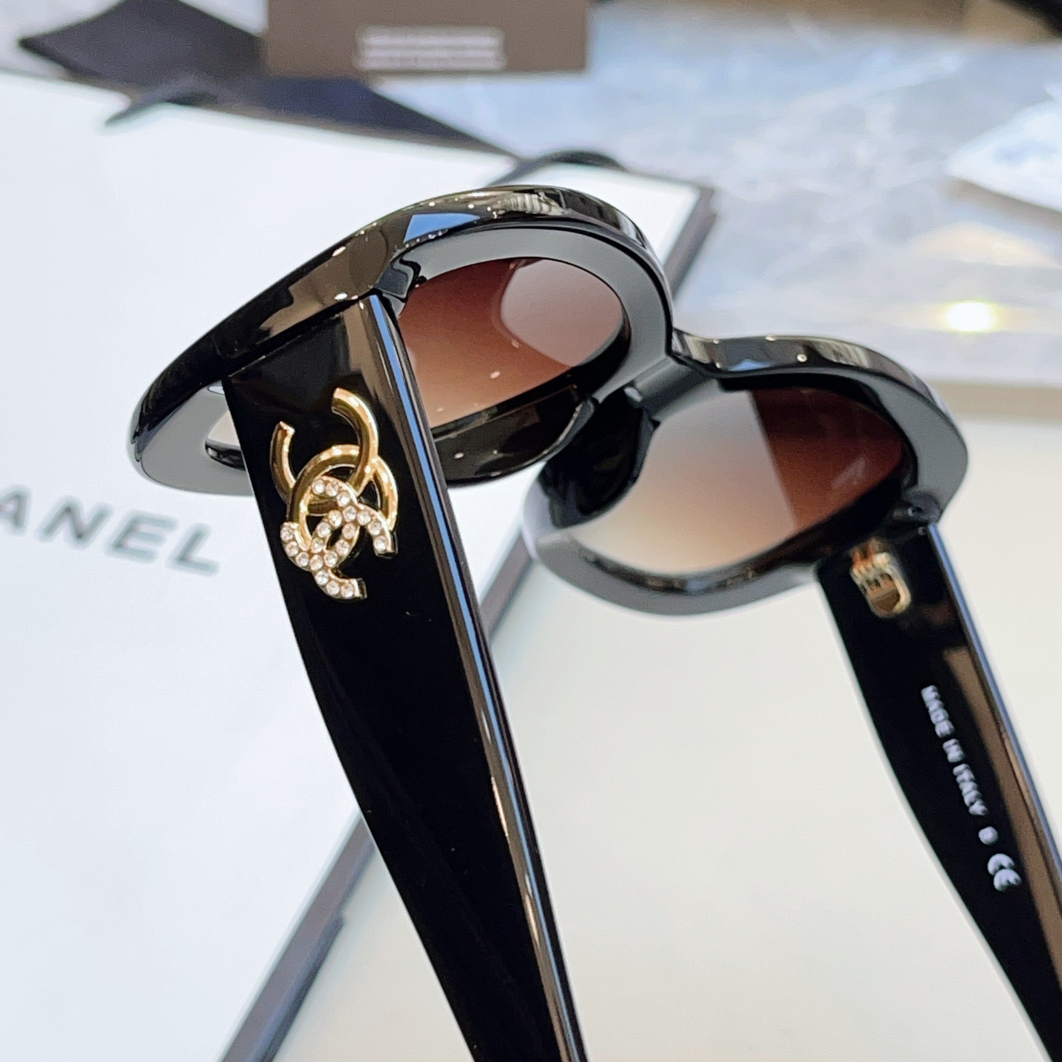 Chanel CH5468-B-A Fashion Black Lens Sunglasses for Men & Women - 493603 - detail image 6