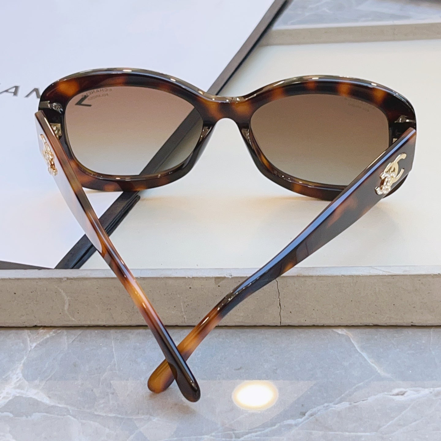Chanel CH5468-B-A Fashion Brown Lens Sunglasses for Men & Women - detail image 6