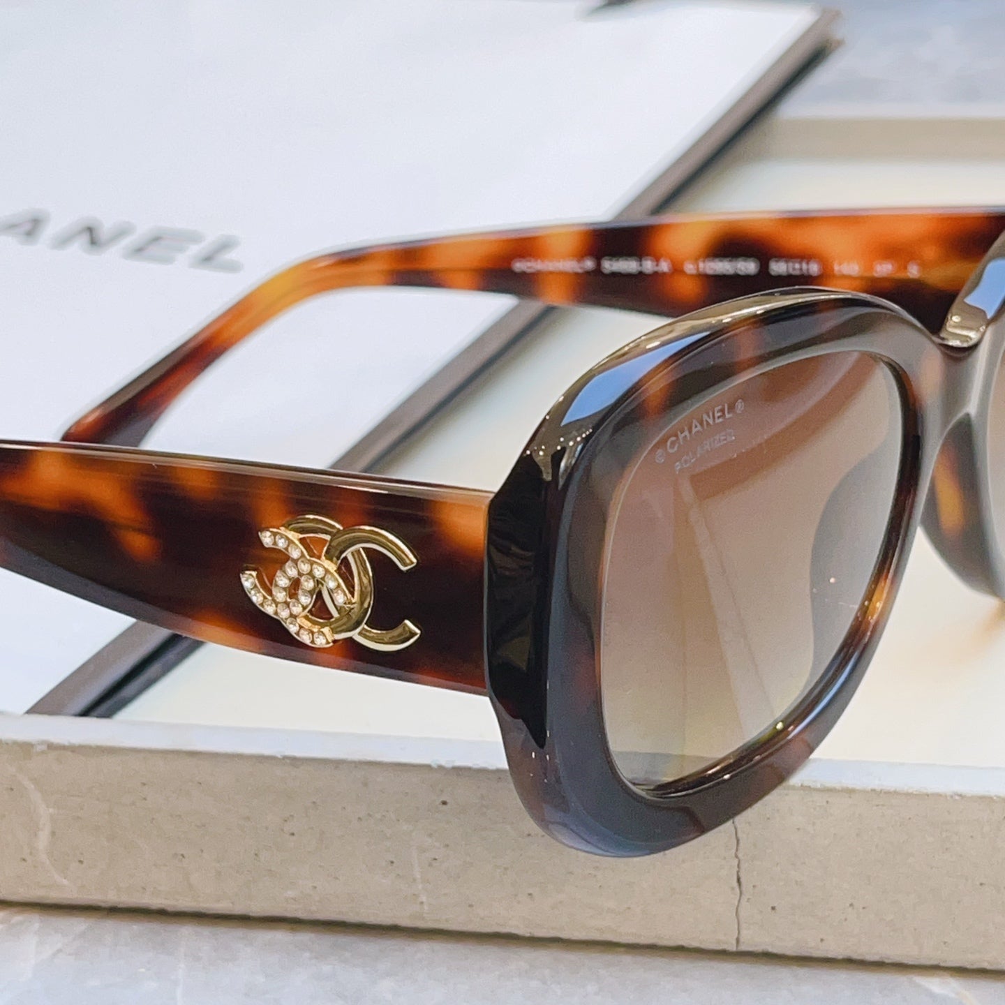 Chanel CH5468-B-A Fashion Brown Lens Sunglasses for Men & Women - detail image 7