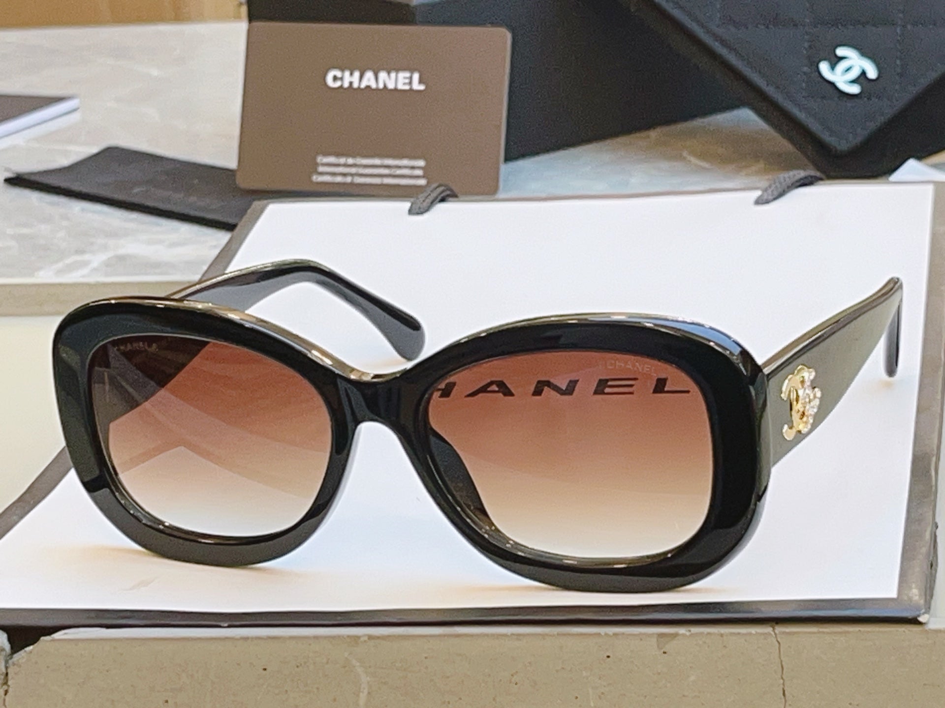 Chanel CH5468-B-A Fashion Black Lens Sunglasses for Men & Women - 493603 - detail image 2