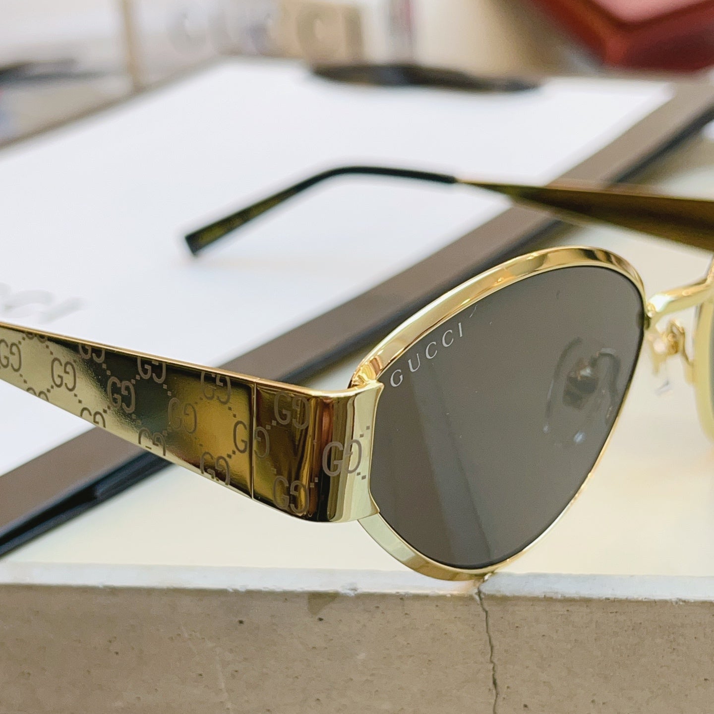 Gucci GG1853O Fashion Brown Lens Sunglasses for Men & Women - detail image 2