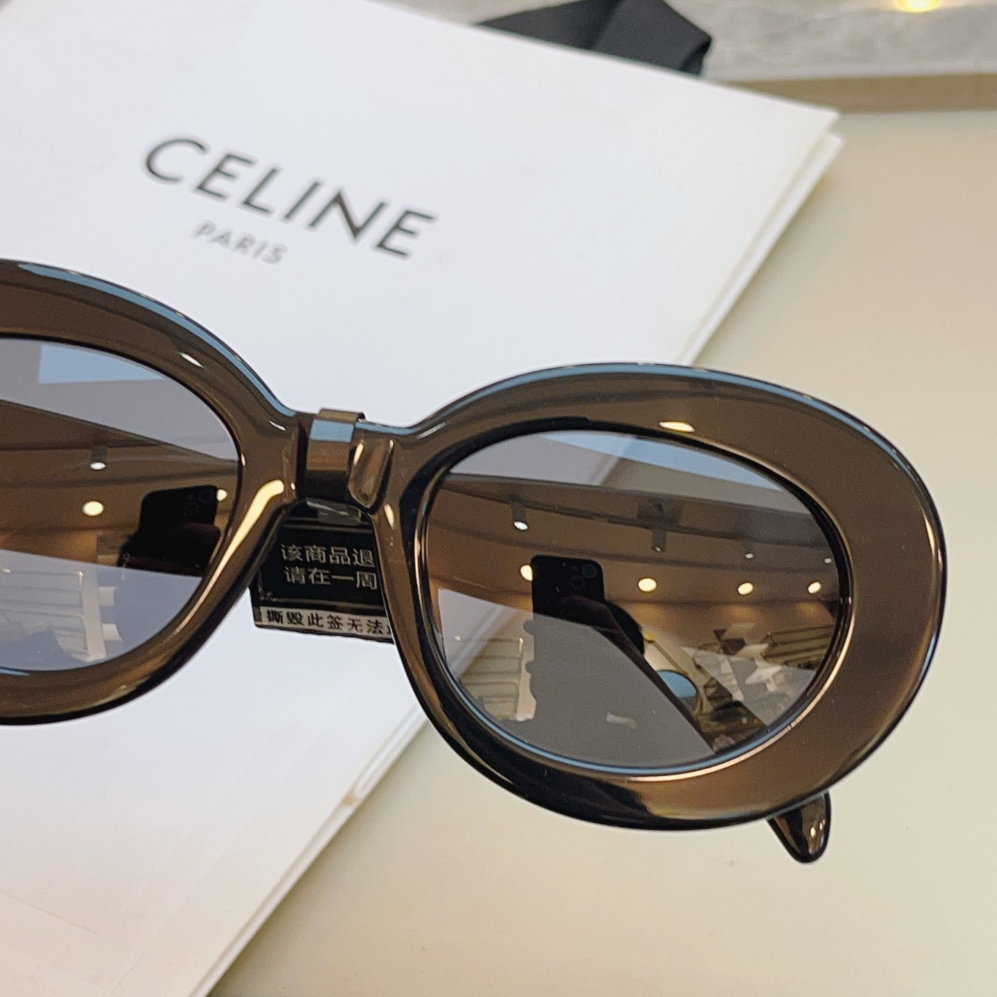 Celine CL40312U Fashion Black Lens Sunglasses for Men & Women - 382543 - detail image 3