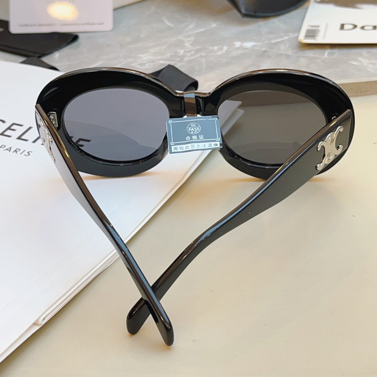 Celine CL40312U Fashion Black Lens Sunglasses for Men & Women - 382543 - detail image 6