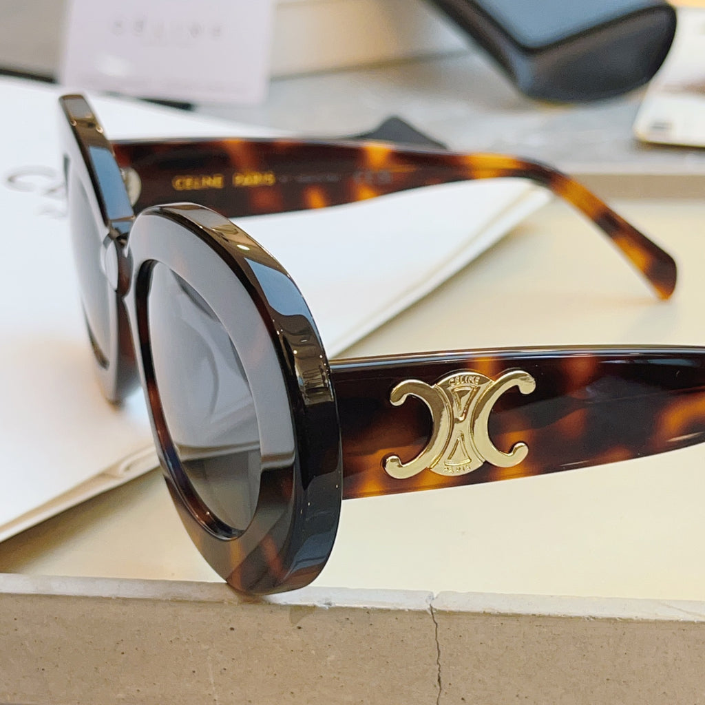 Celine CL40312U Fashion Black Lens Sunglasses for Men & Women - 382545 - detail image 3