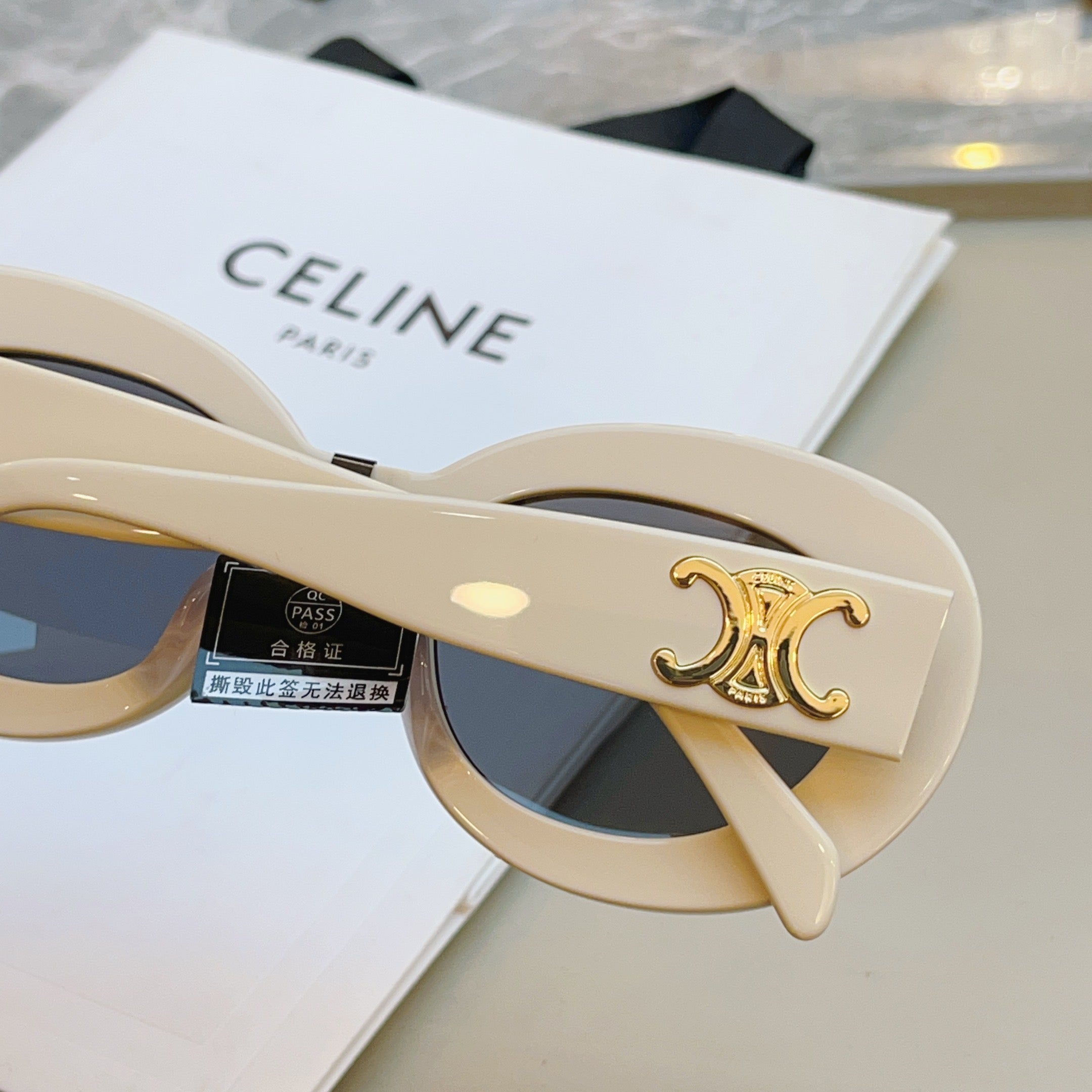 Celine CL40312U Fashion Brown Lens Sunglasses for Men & Women - detail image 4